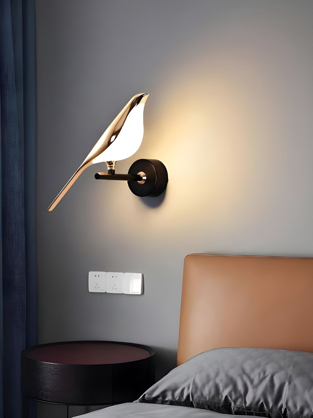 Cruv Gold-Toned Metal Wall Lamp-picture-58