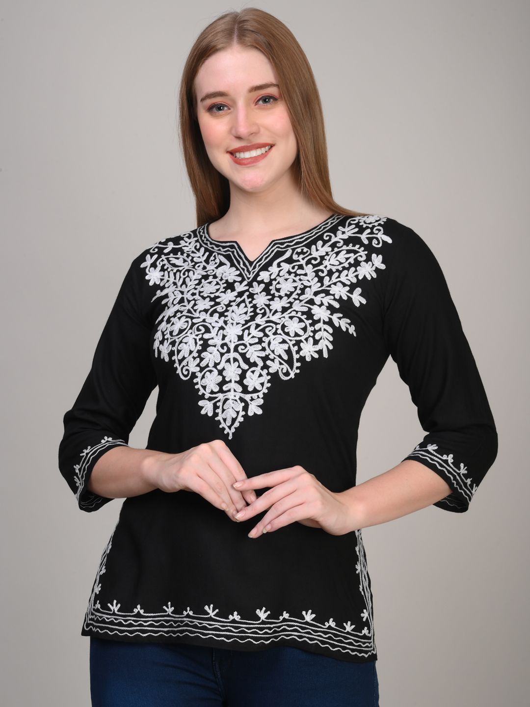 Naida Women Floral Embroidered Chikankari Kurti-picture-38