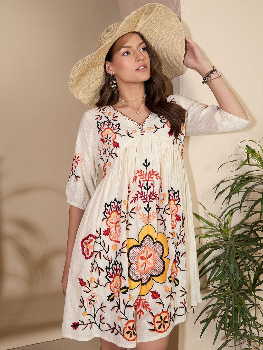 ZUMMER Floral Embroidered Puff Sleeve Empire Dress-picture-13