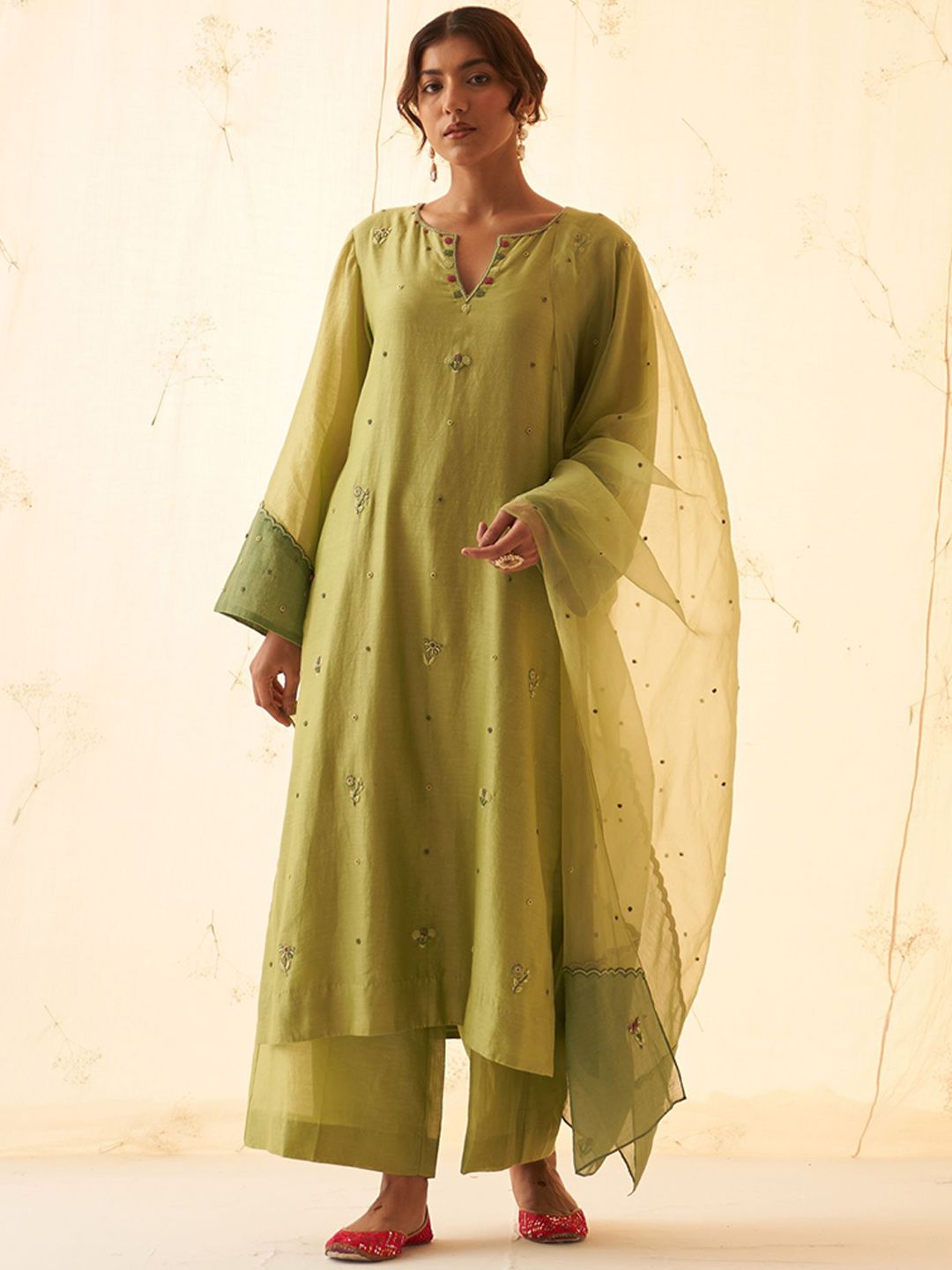 JANKI INDIA Floral Embroidered Notch Neck Chanderi Silk Kurta & Palazzos With Dupatta-image-38