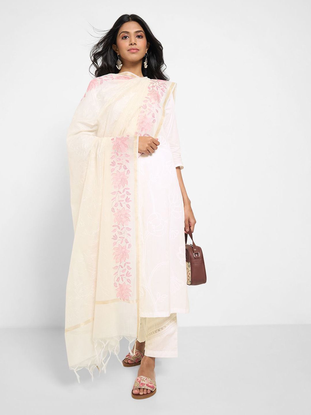 RANGMANCH BY PANTALOONS Embroidered Dupatta with Thread Work-image-44