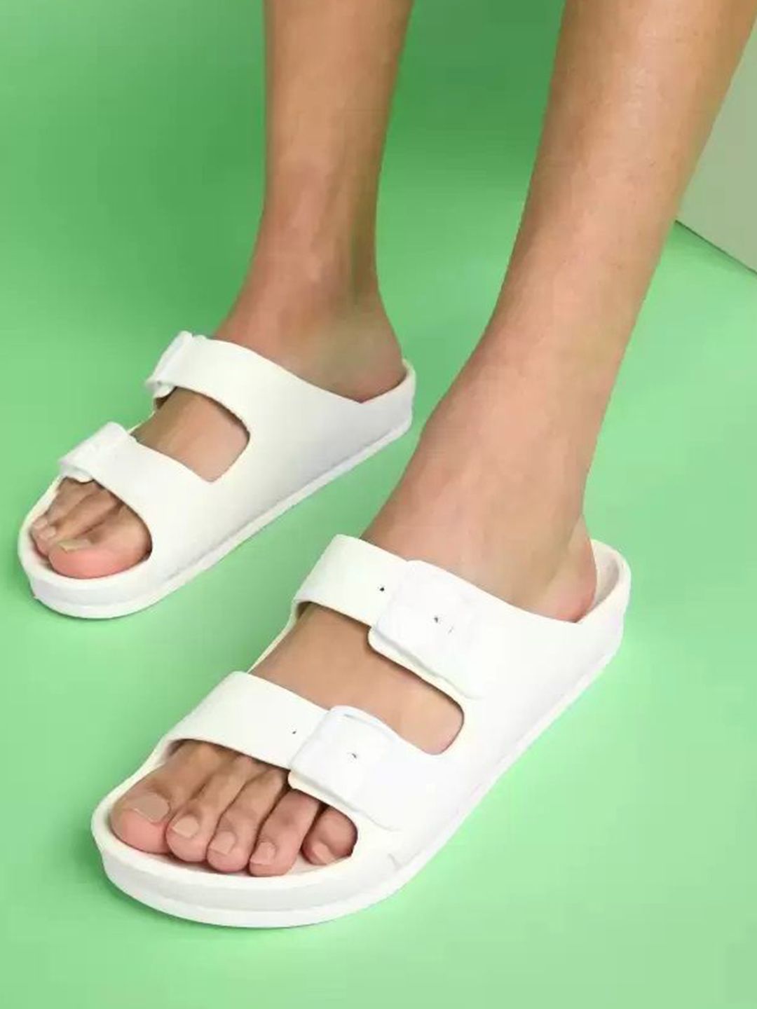 DRACKFOOT Men Solid Slider Flip Flops-image-2