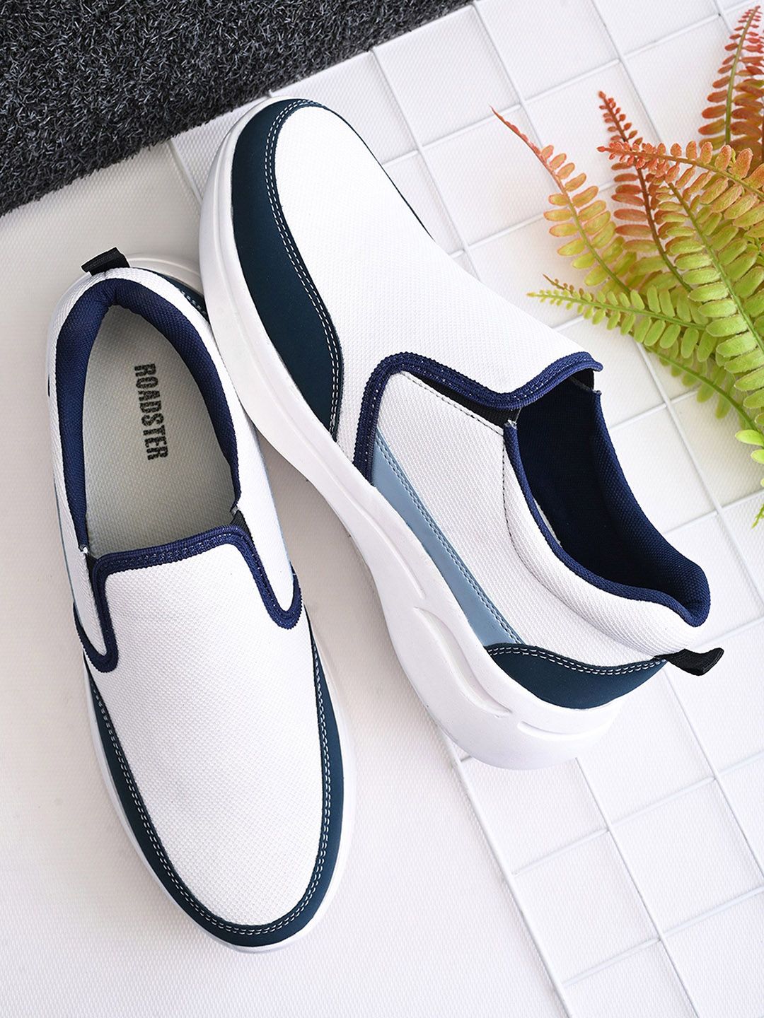 The Roadster Lifestyle Co Men Colourblocked Slip-On Sneakers-picture-13