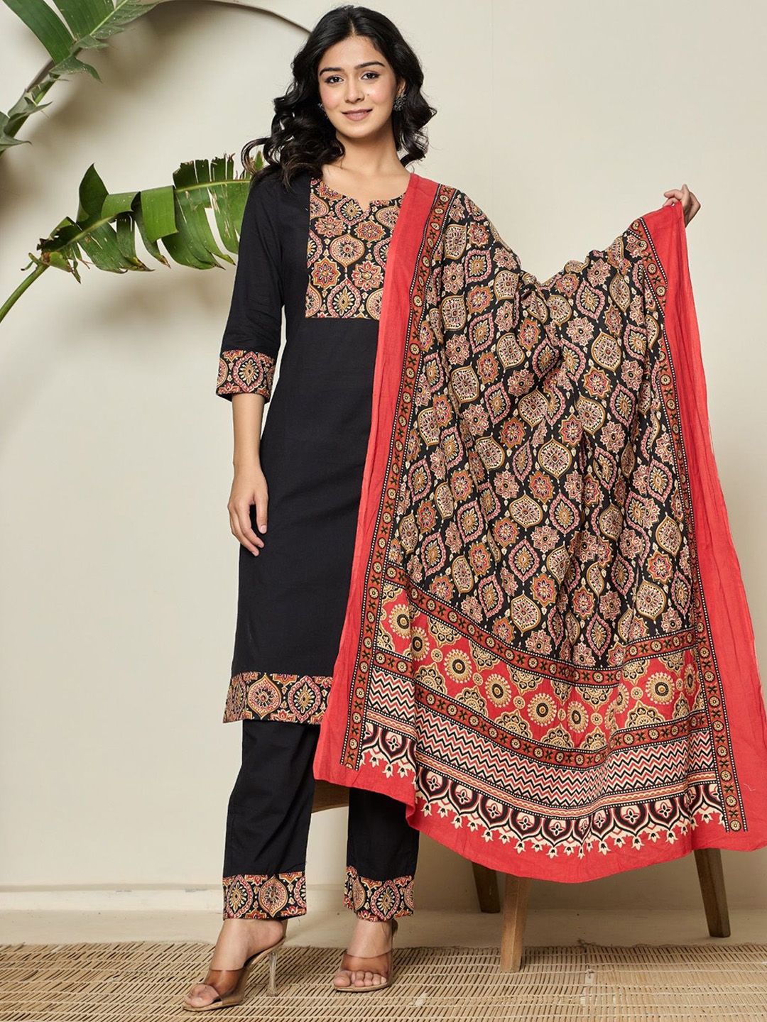 SHRIZA Women Ethnic Motifs Regular Pure Cotton Kurti with Trousers & With Dupatta