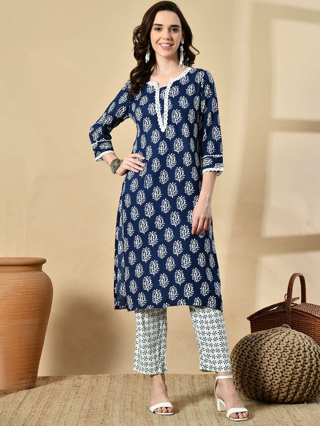 HERE&NOW Floral Printed Straight Kurta With Trousers
