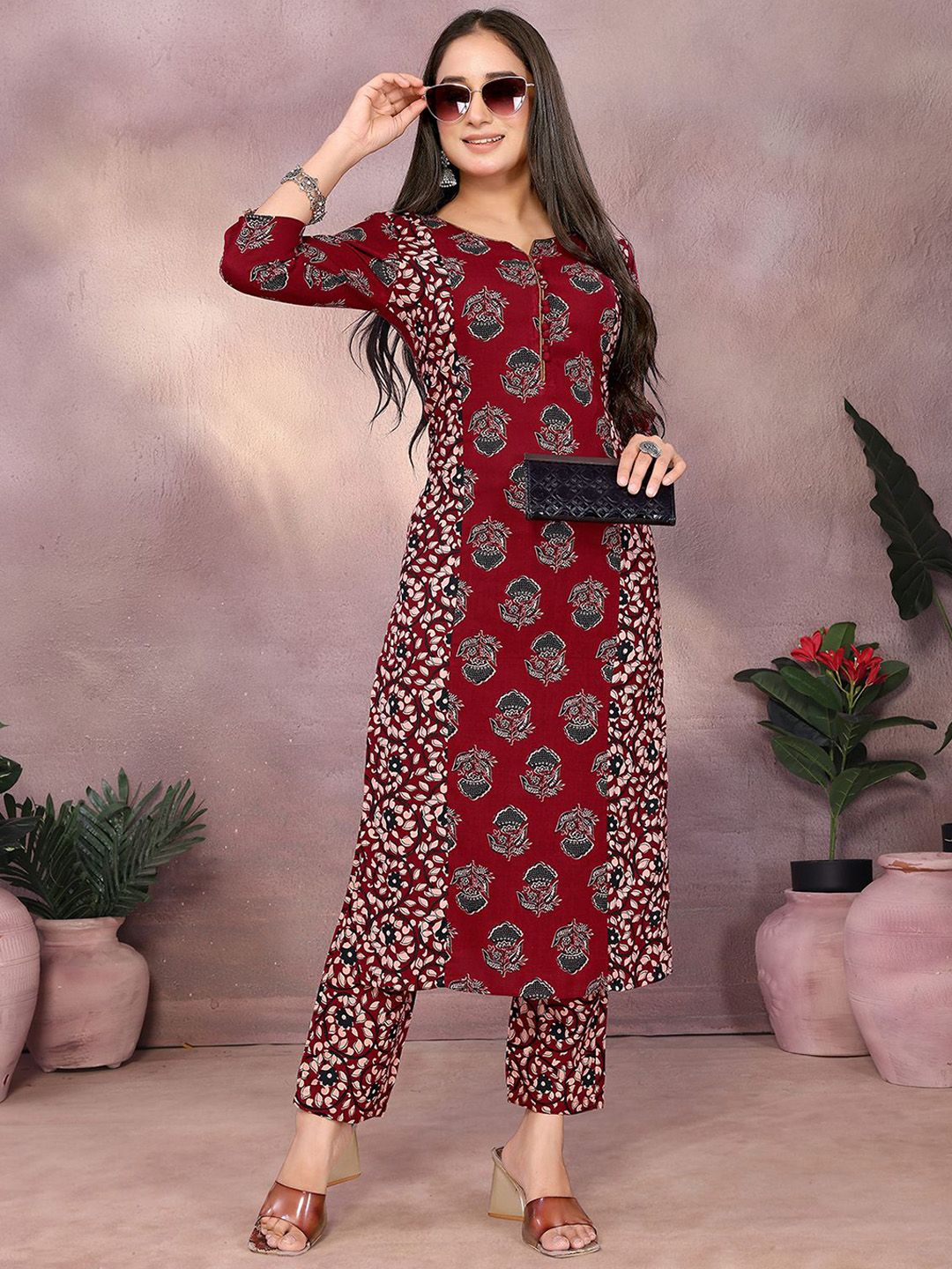 Rangita Floral Printed Notch Neck Straight Kurta With Trousers