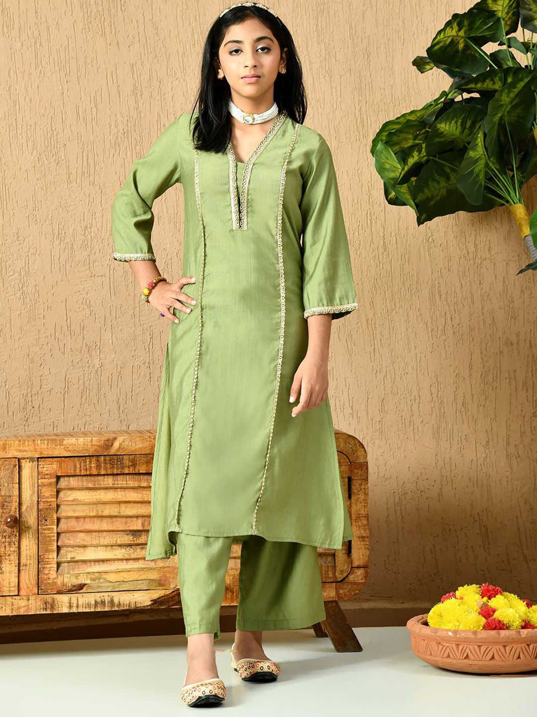 Myshka Girls Panelled Beads and Stones Kurta with Trousers-picture-20