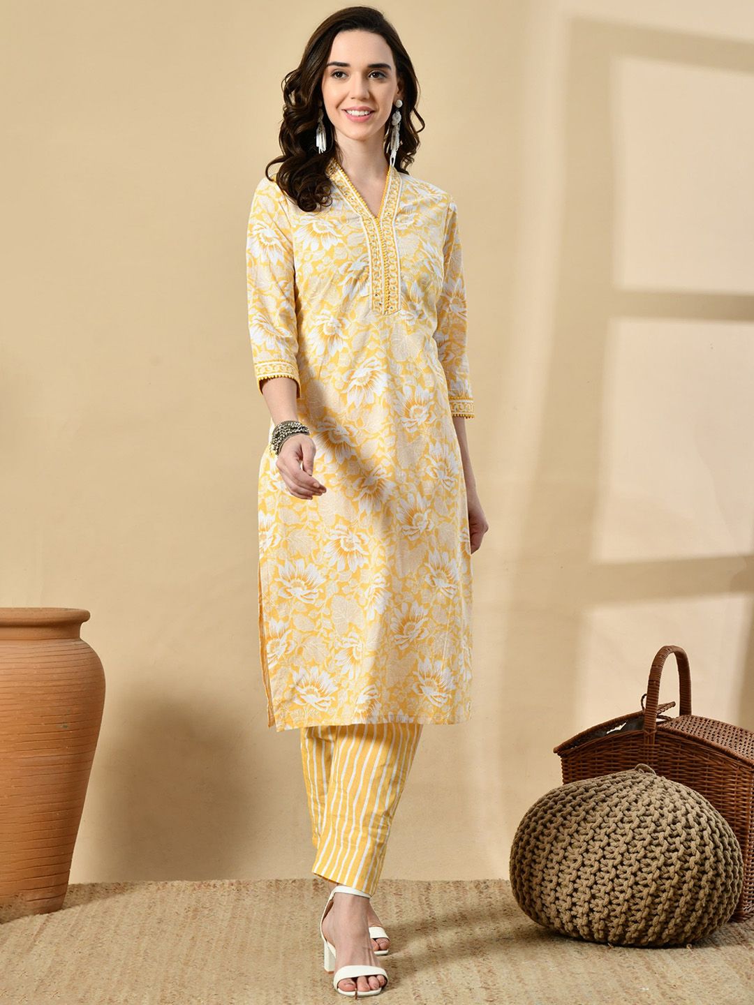 HERE&NOW Floral Printed Sequnnied V-Neck Straight Kurta With Trousers