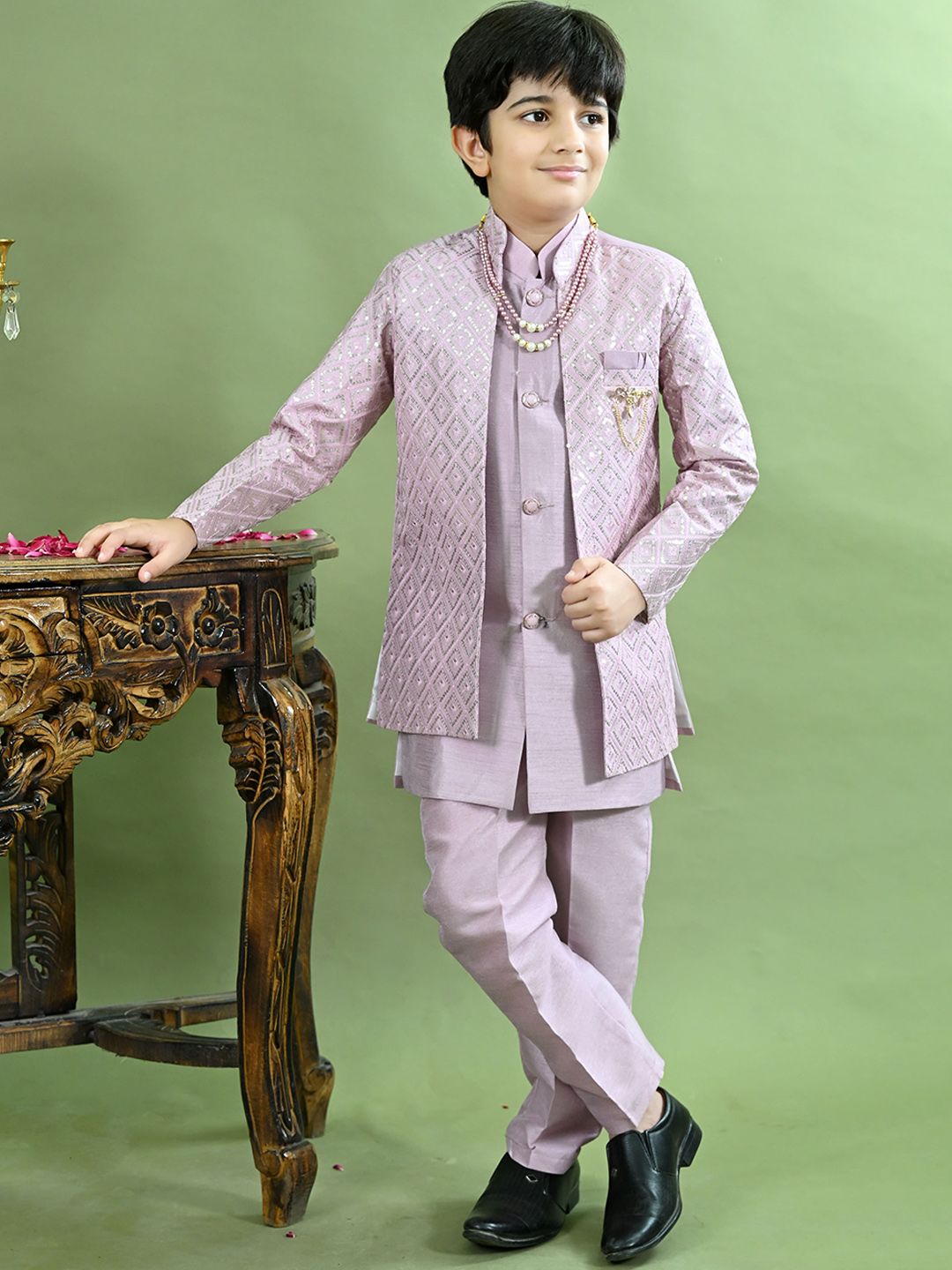 BT DEZINES Sequinned Embroidered Mandarin Collar Neck Sherwani Set