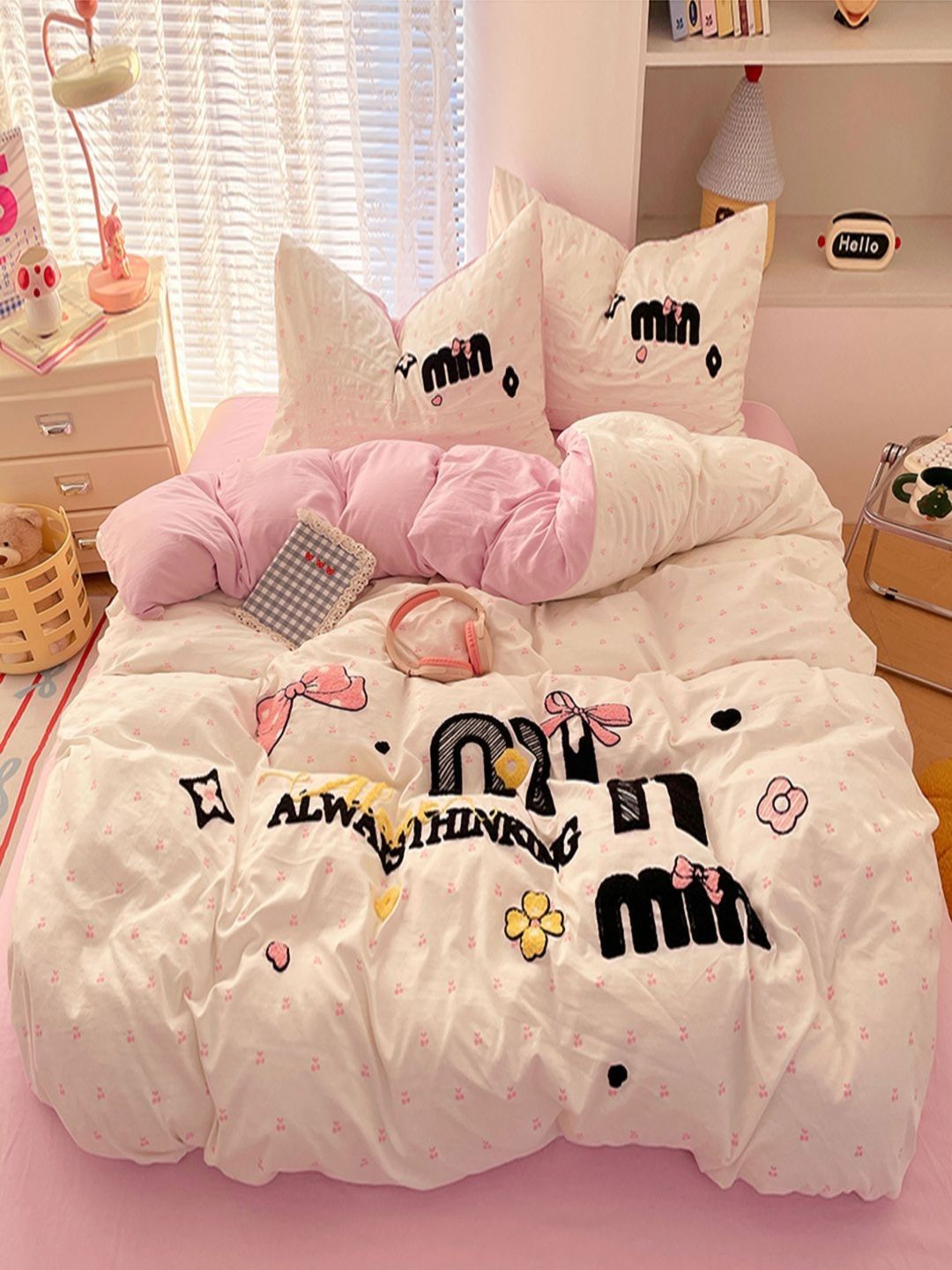 JC HOME Pink & White Self Design Polycotton 3 Piece Double Queen Regular Bedding Set