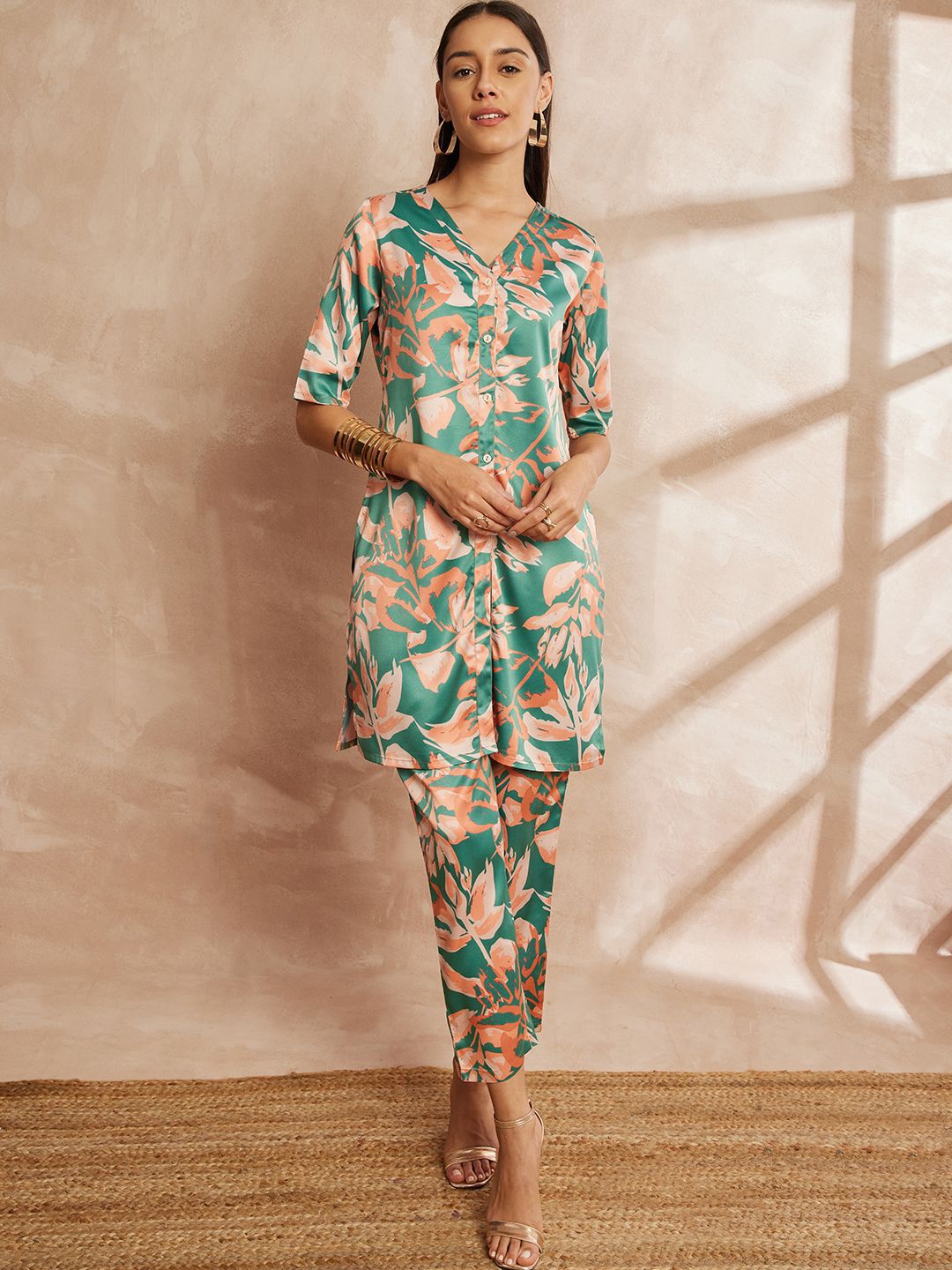 HERE&NOW Women Floral Printed Regular Kurta with Trousers