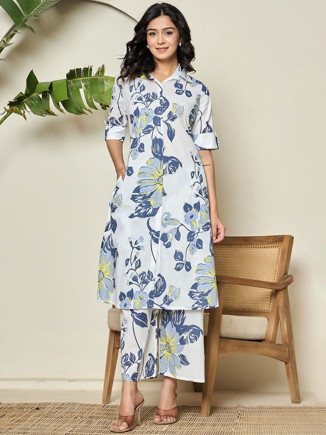 Shriza Women Floral Printed Cotton Kurta with Palazzos