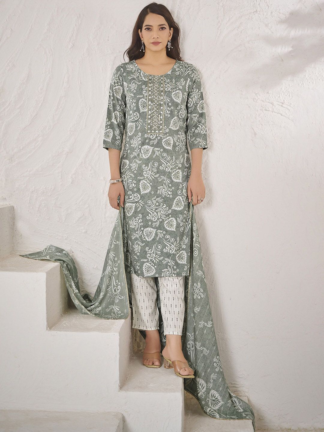 Anouk Women Floral Printed Kurta with Trousers & Dupatta-picture-36