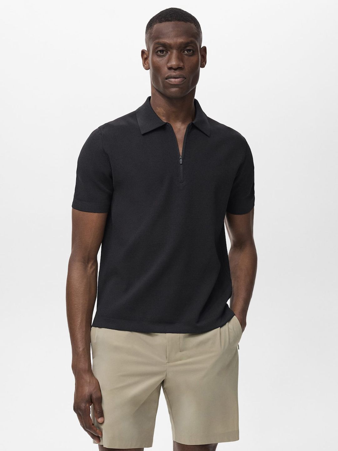 MANGO MAN Performance Cool Max Fine-Knits Zip-Up Regular Fit Polo Collar T-shirt