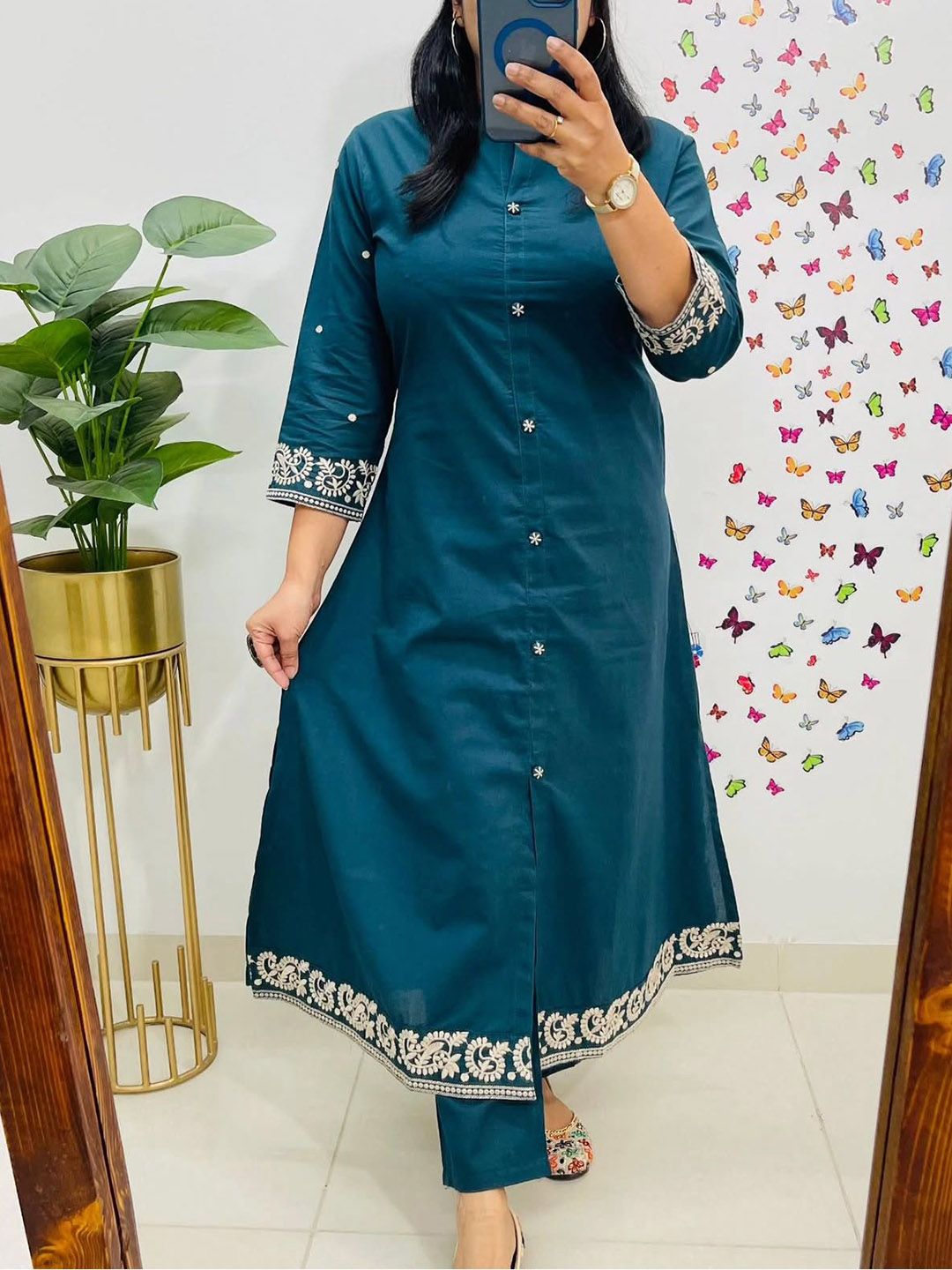 Aaysa Kurti Women Ethnic Motifs Embroidered Regula Pure Cotton Kurta with Trousers