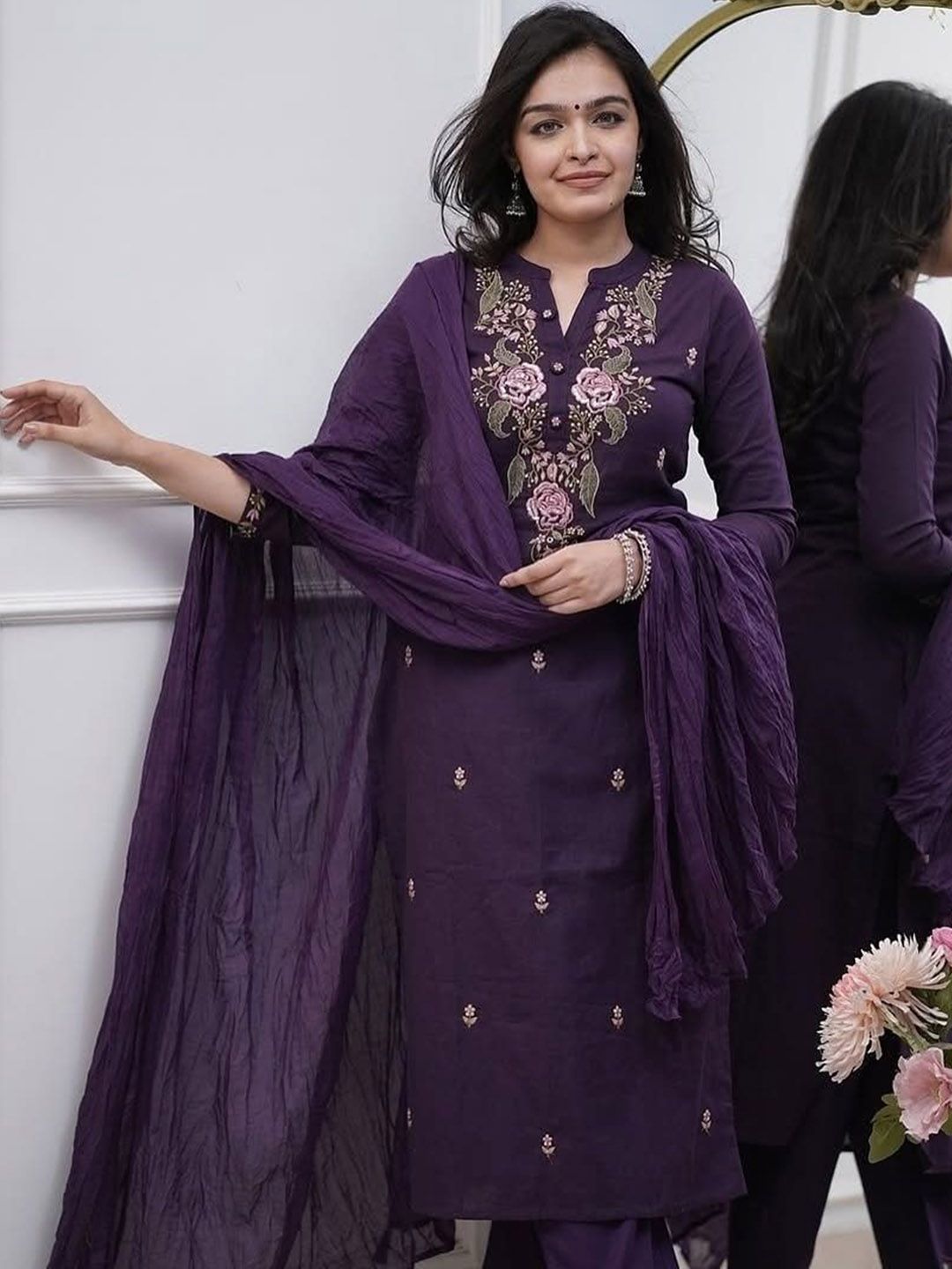 KOTRONS Women Woven Design Woven Design Kurta with Trousers & Dupatta