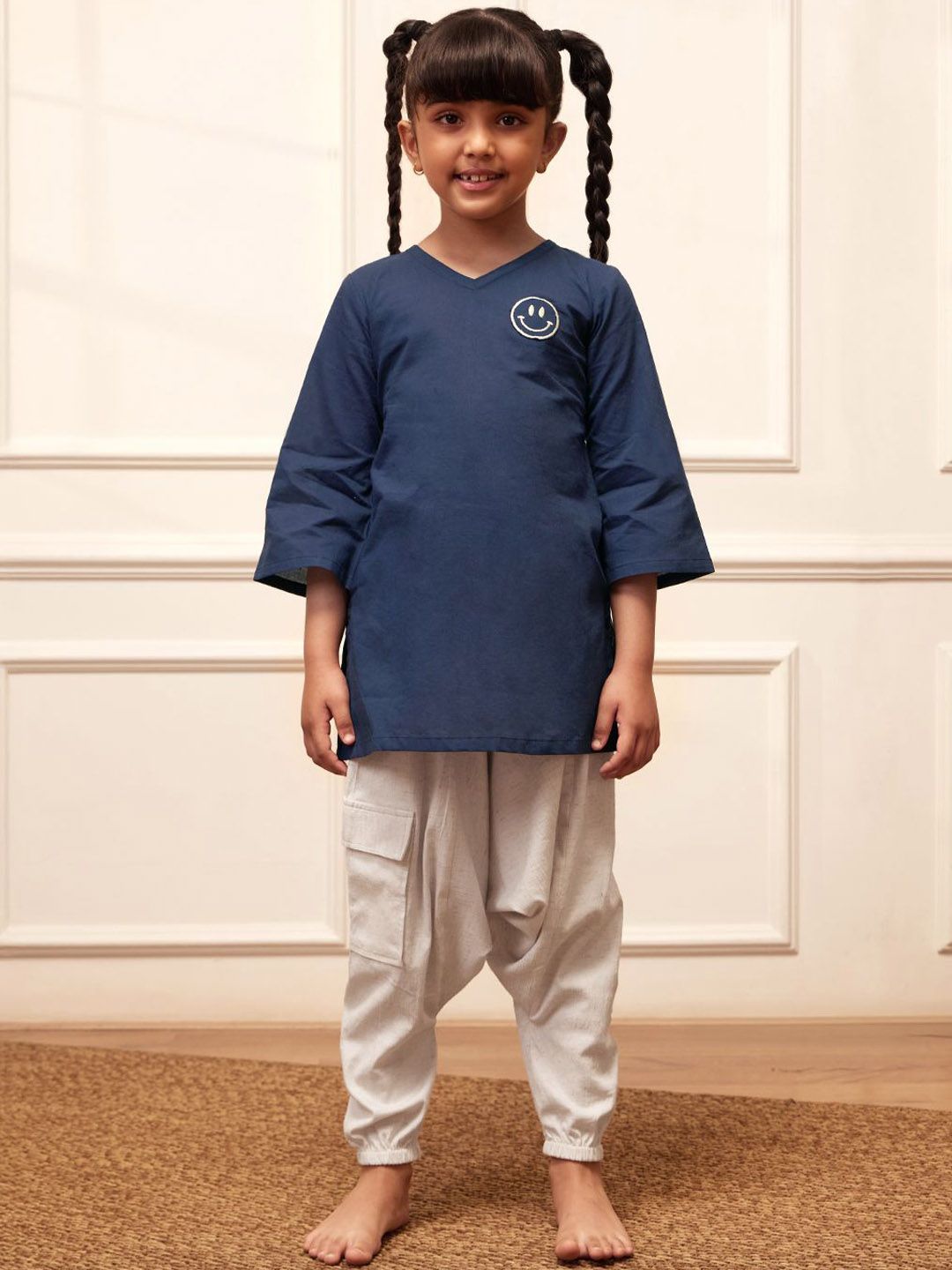 VASTRAMAY Girls V-Neck Pure Cotton Kurta with Trousers-picture-17