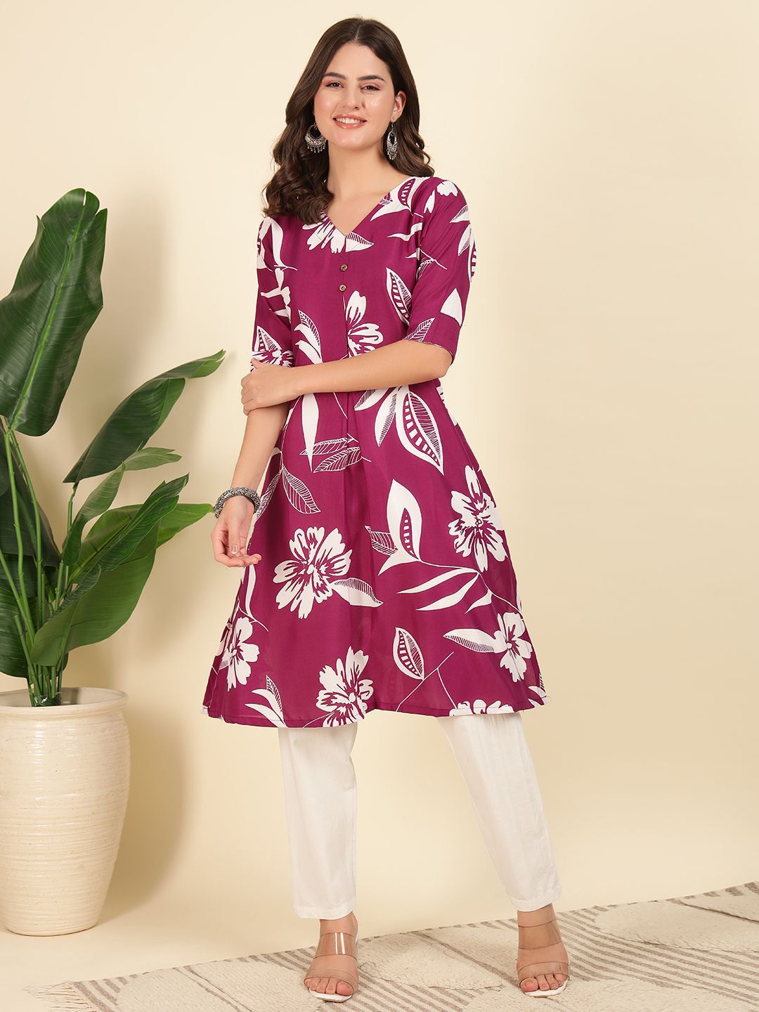 NE STYLE Women Floral Printed Regular Kurta with Trousers
