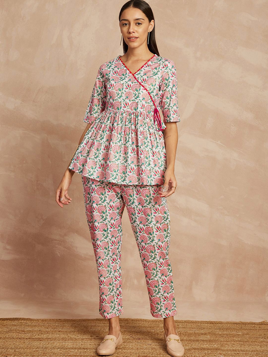 HERE&NOW Women Floral Printed Cotton Kurti with Trousers