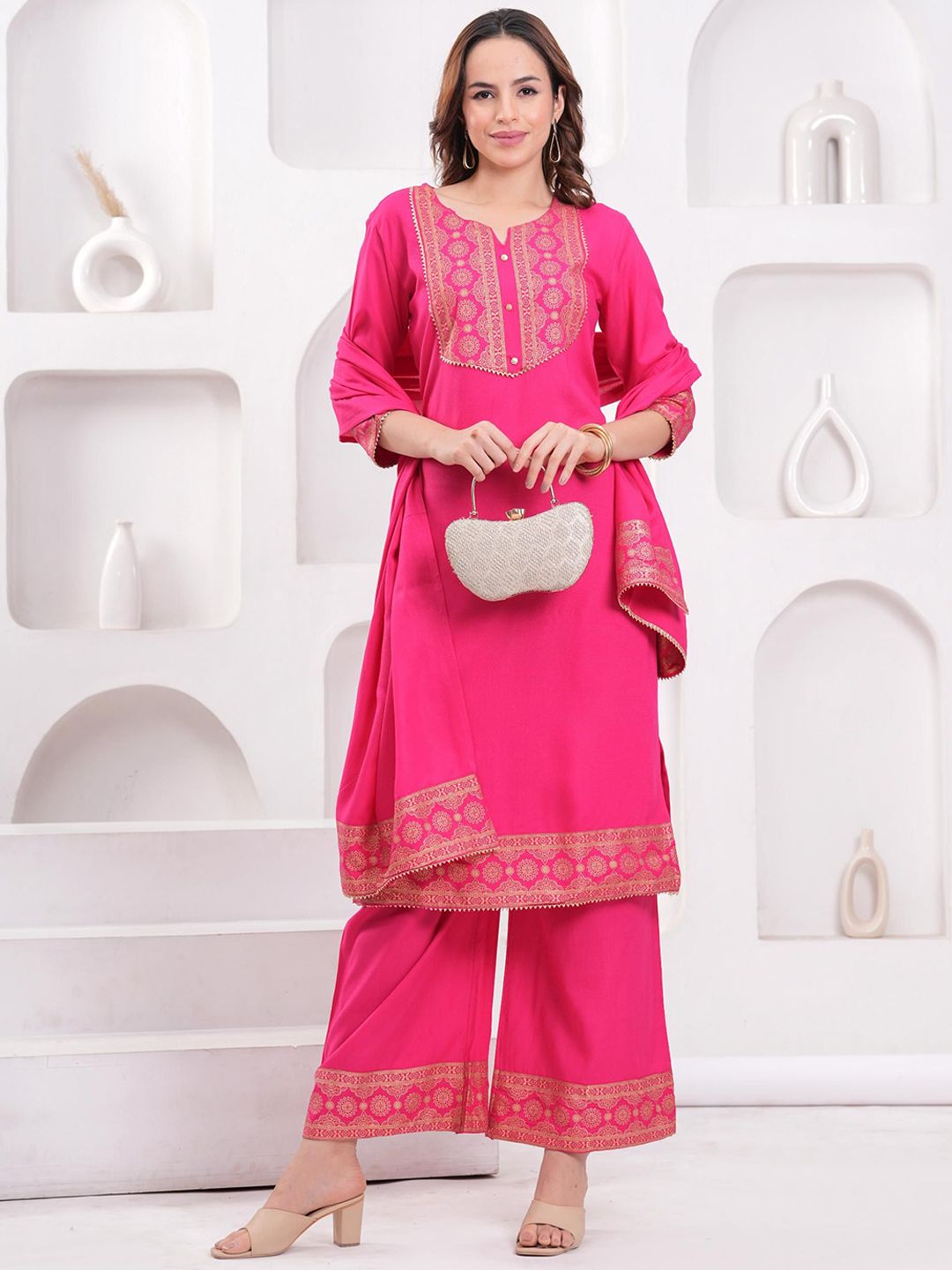 HIGHLIGHT FASHION EXPORT Women Ethnic Motifs Embroidered Kurta with Palazzos & With