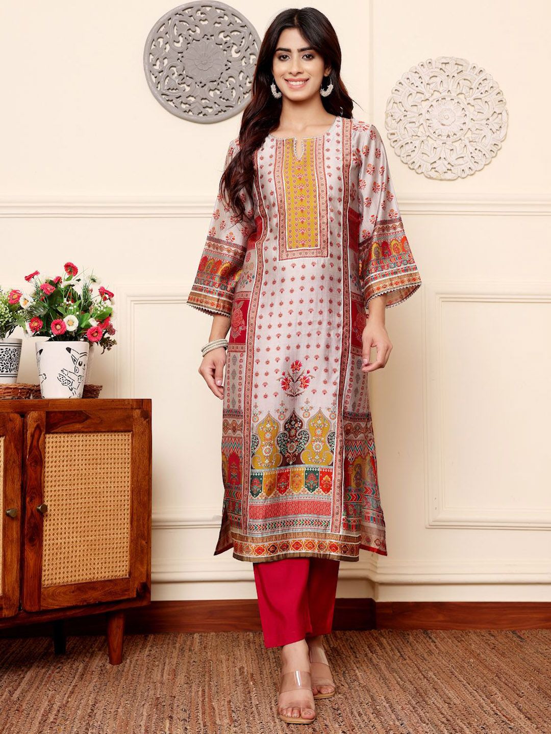 Varanga Women Ethnic Motifs Printed Regular Gotta Patti Kurta with Trousers