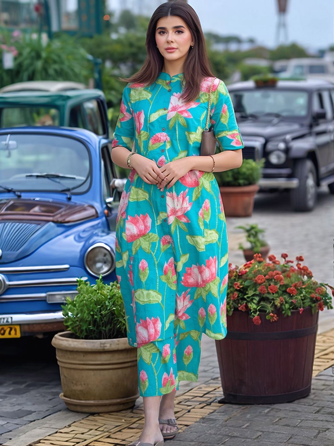 KALINI Women Green Rayon Blend Printed Straight Kurta With Palazzos