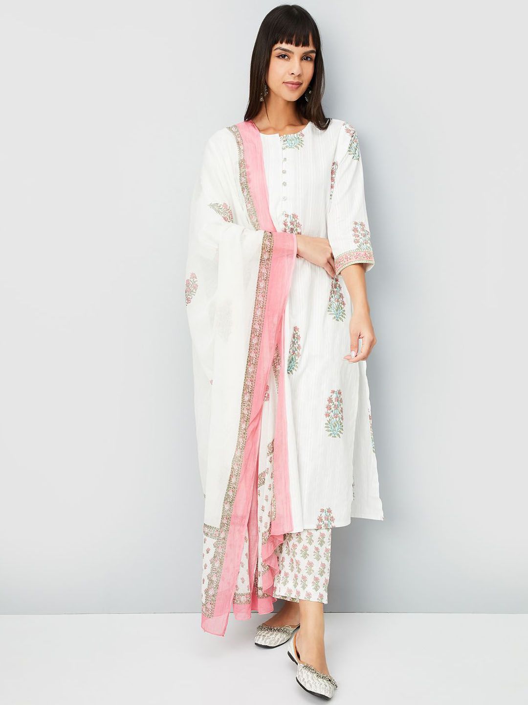 Max Women Floral Printed Kurta with Trousers & Dupatta