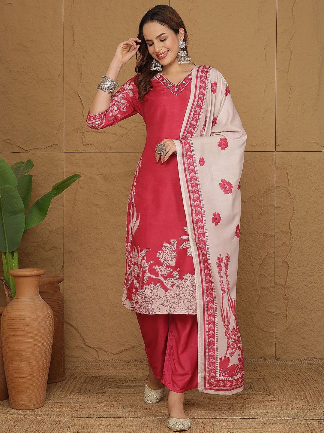 Anouk Floral Printed V-Neck Thread Work Straight Kurta With Trousers And Dupatta
