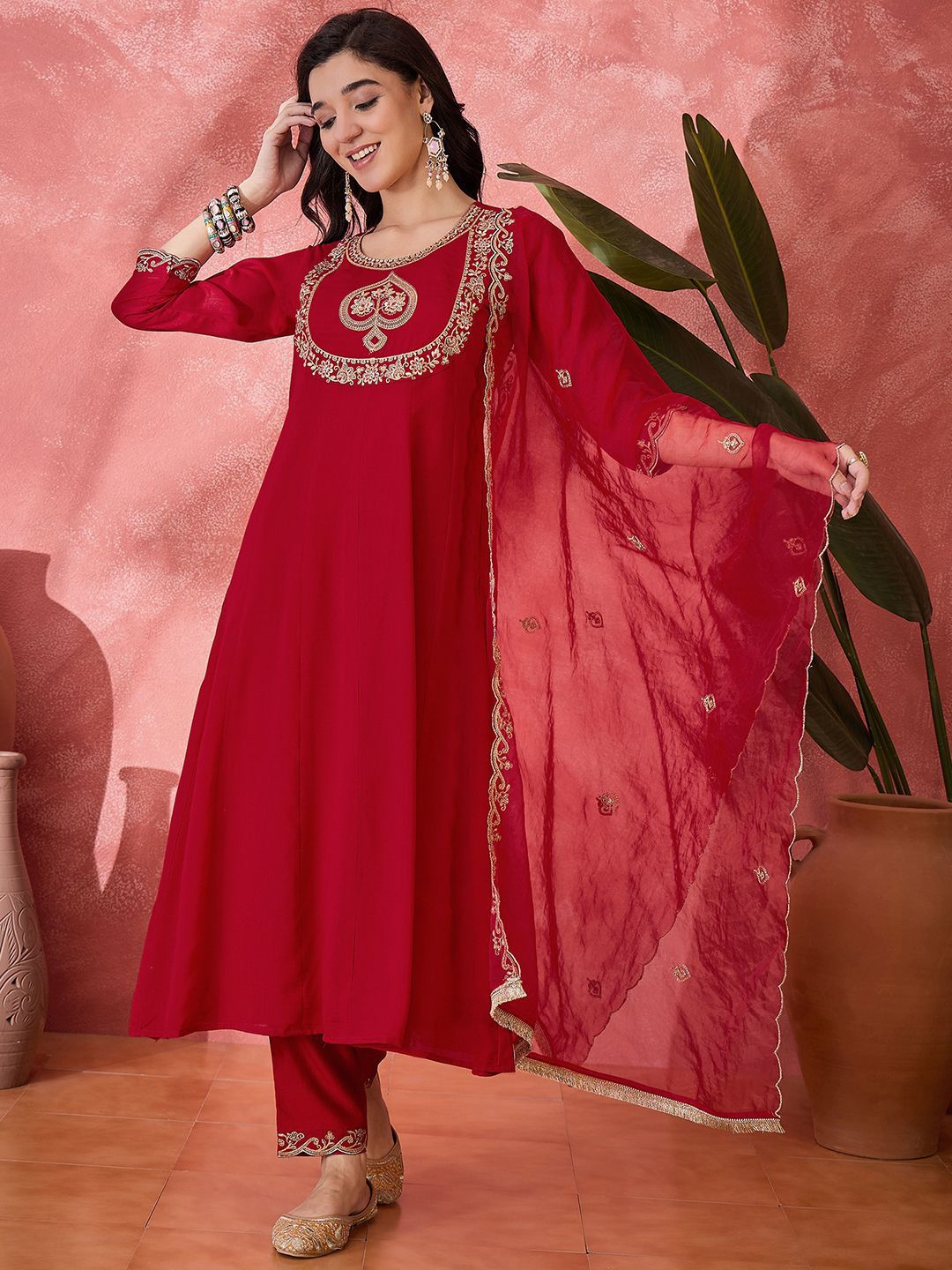 Sangria Women Floral Embroidered Kurta with Trousers & Dupatta