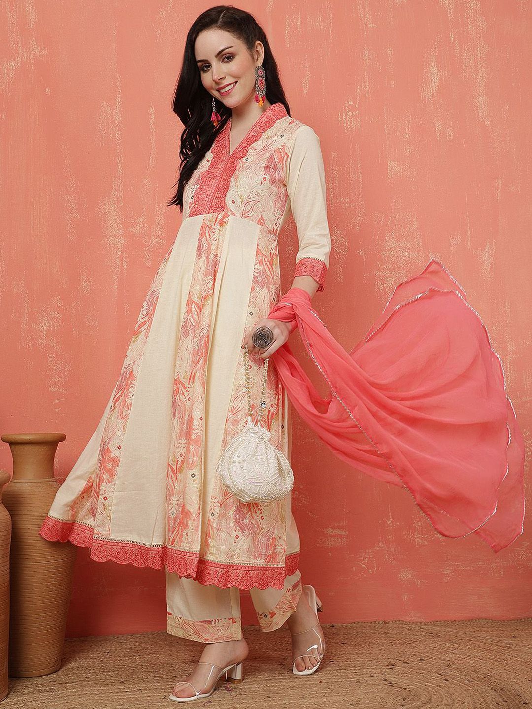 Women Floral embroidered Pink V-Neck Pure Cotton Kurta With Trouser