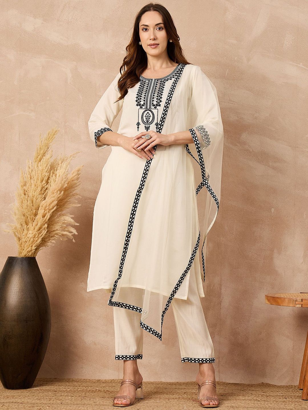 all about you Women Floral Embroidered Kurta with Trousers & Dupatta-picture-23