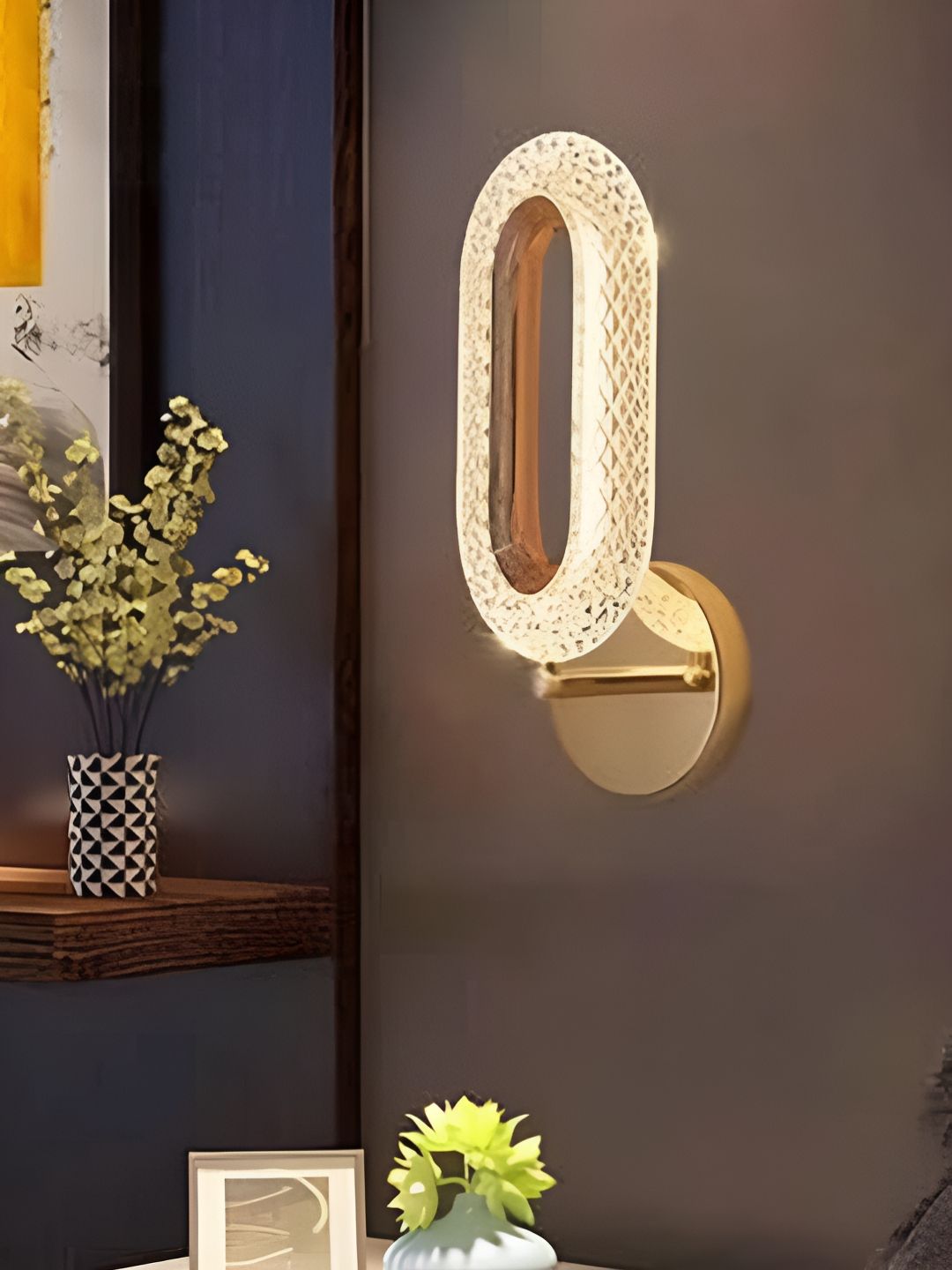 Cruv Gold-Toned Metal Wall Lamp-picture-38