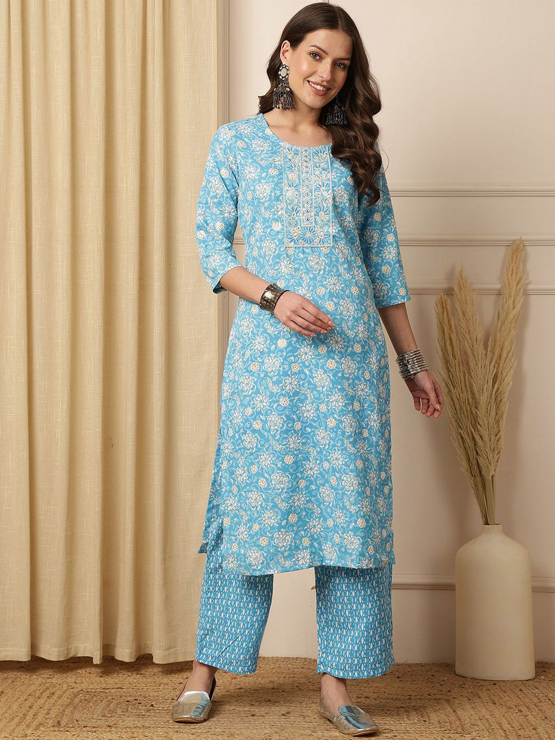 Anouk Women Floral Printed Linen Kurta with Trousers