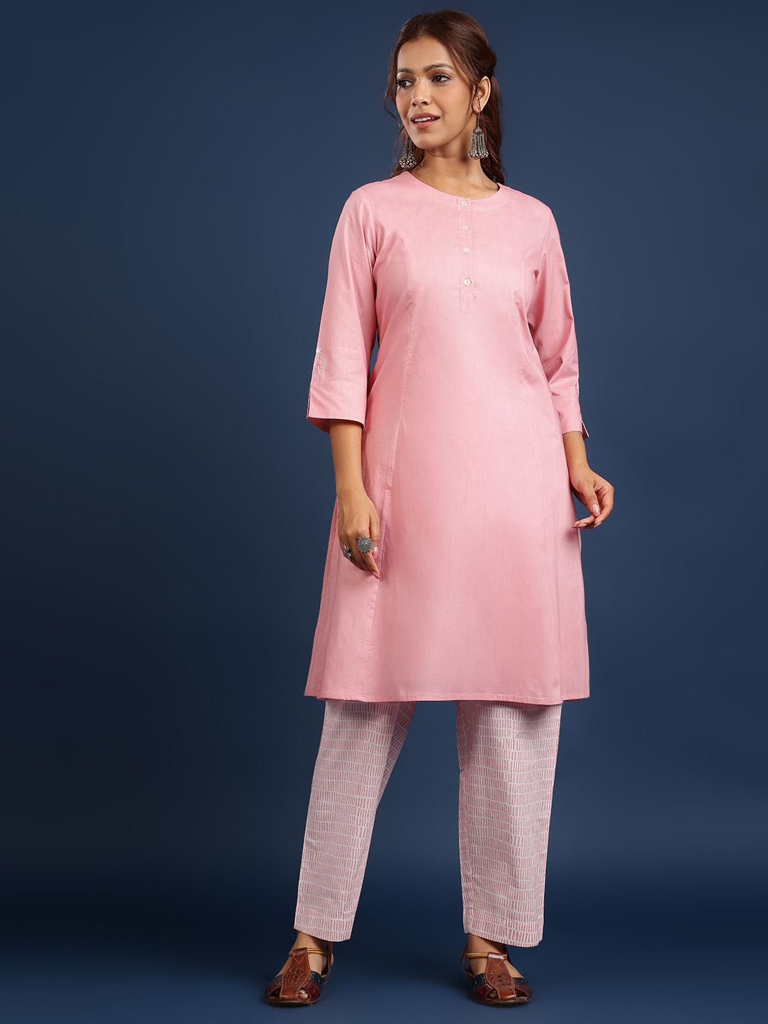 Taavi Women Solid Cotton Kurta with Trousers