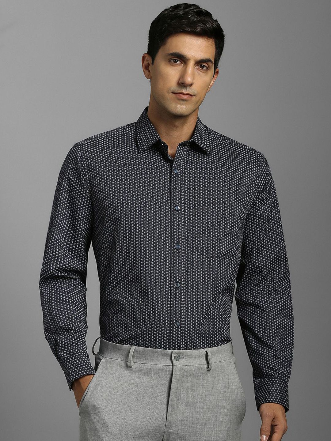 Louis Philippe Geometric Printed Spread Collar Pure Cotton Slim Fit Formal Shirt-picture-13