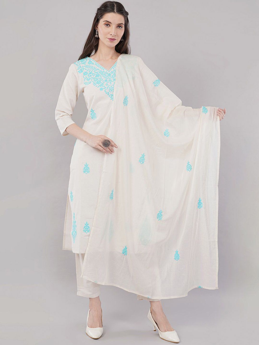 Nakhrelee Women Ethnic Motif Embroidered Thread Work Pure Cotton Kurta Set With Dupatta