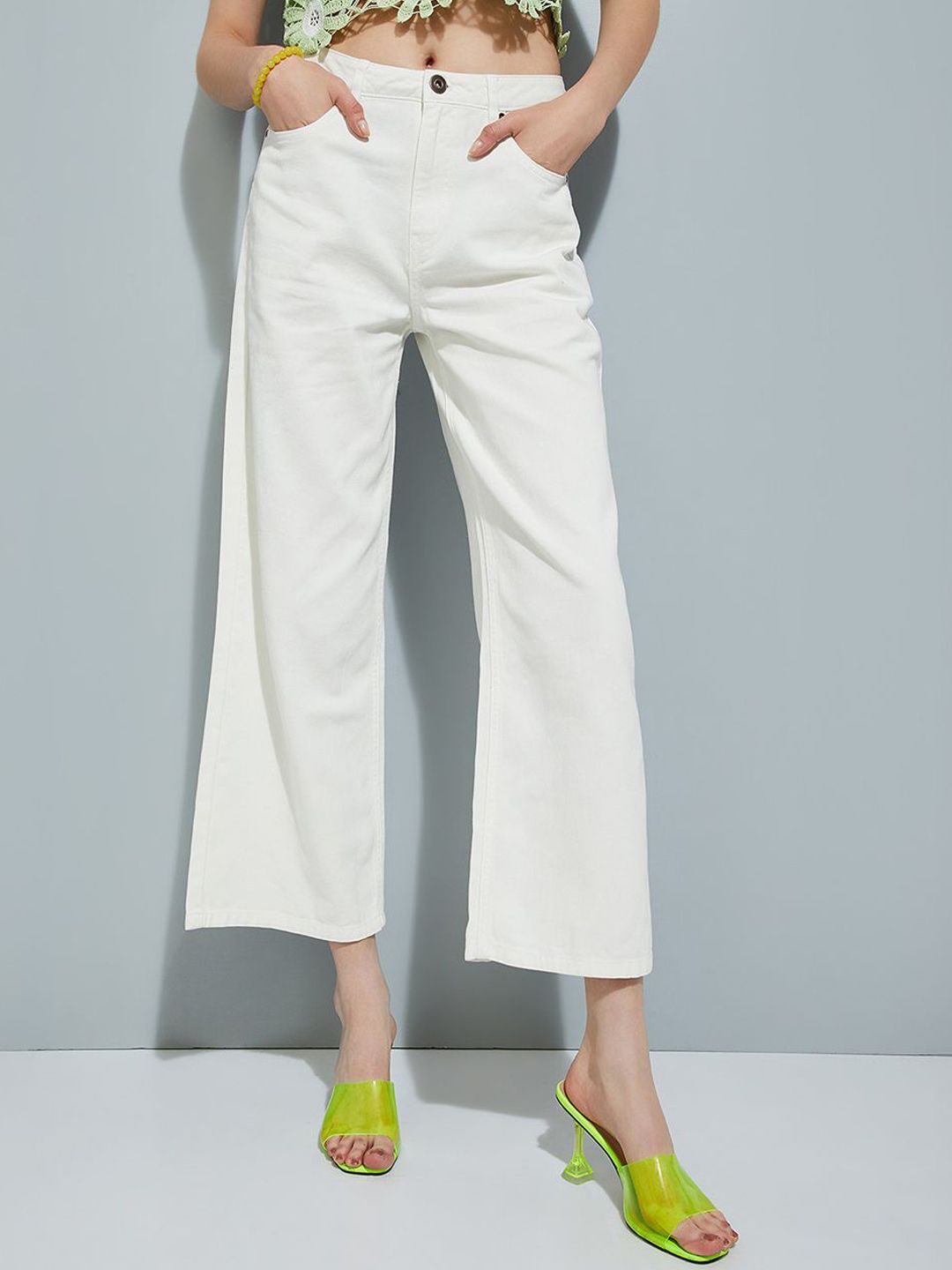 max Women Flared Fit Mid-Rise Non Stretchable Jeans