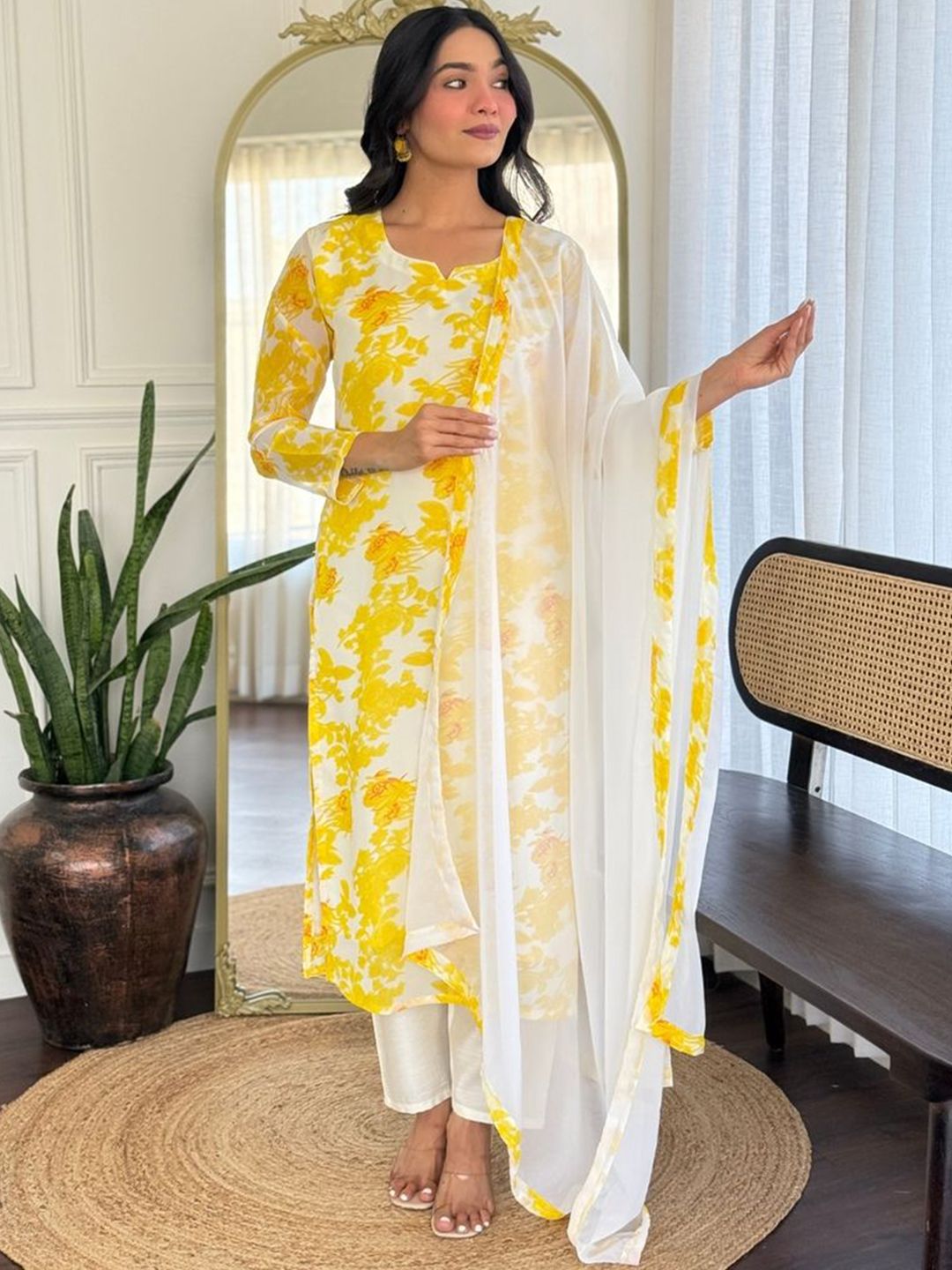 Moda Rapido Women Floral Printed Kurta with Trousers & Dupatta