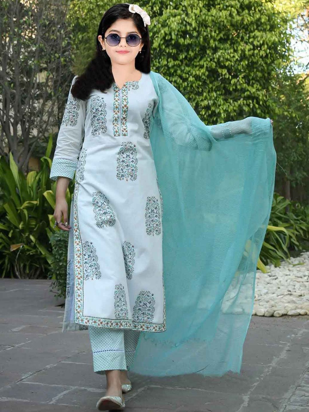 Vetrokart Girls Ethnic Motifs Printed Raw Silk Straight Kurta With Trousers & Dupatta