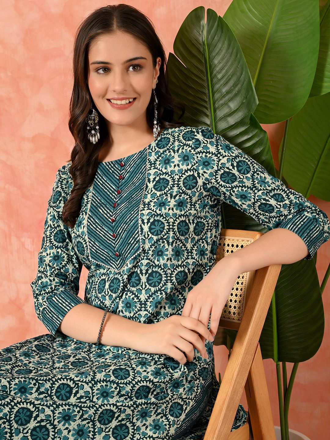 Sangria Women Floral Printed Pure Cotton Kurta With Trousers Set