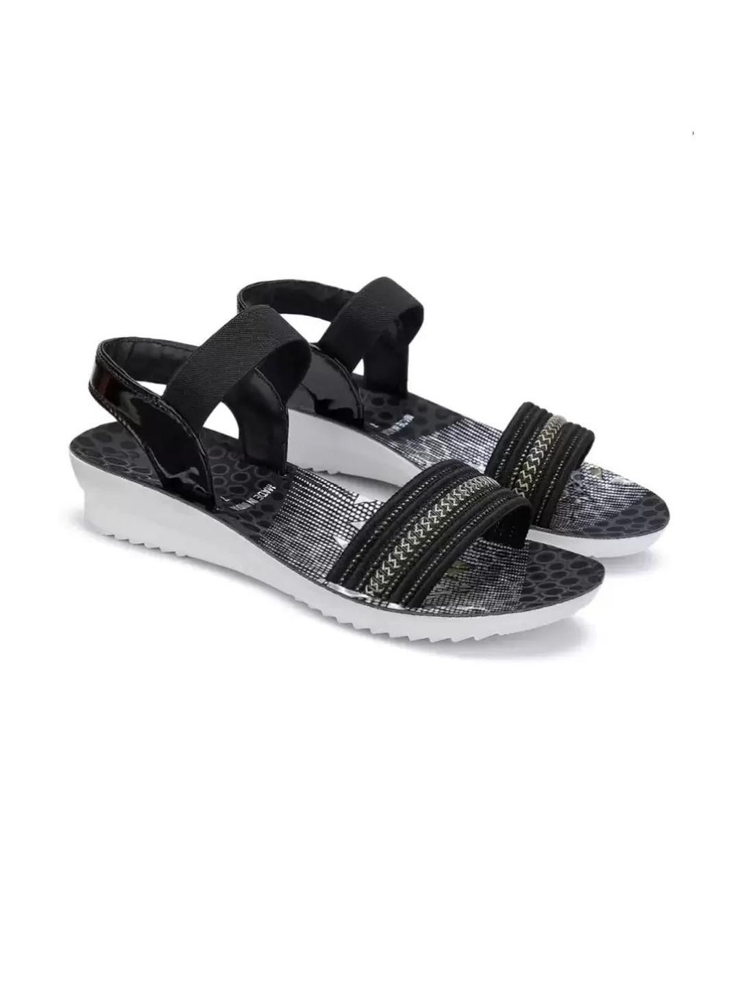 DRACKFOOT Women Textured PU Comfort Heels-image-24