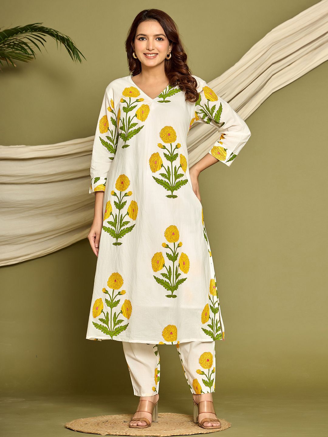 IkDaiya Floral Printed Pure Cotton Straight Kurta With Trouser