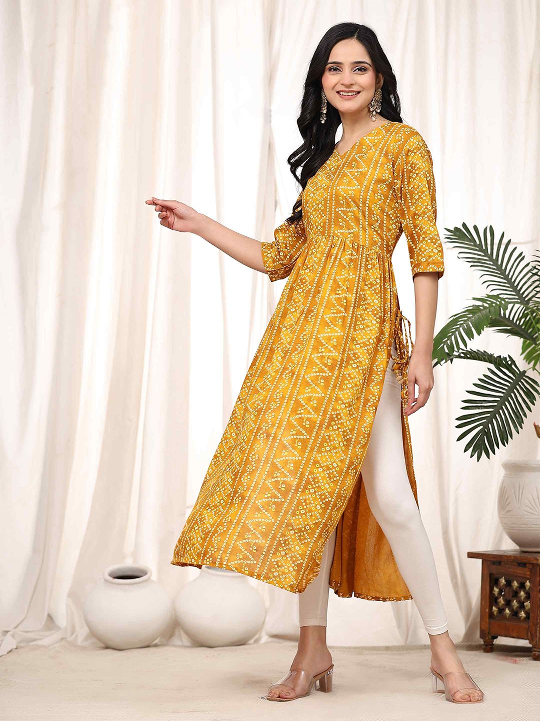 Glomee Bandhani Printed Pleated V-Neck A-Line Kurta-image-37