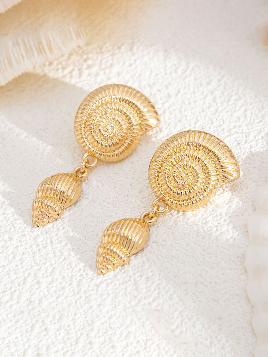 StyleCast x Revolte Gold-Plated Contemporary Drop Earrings-picture-23