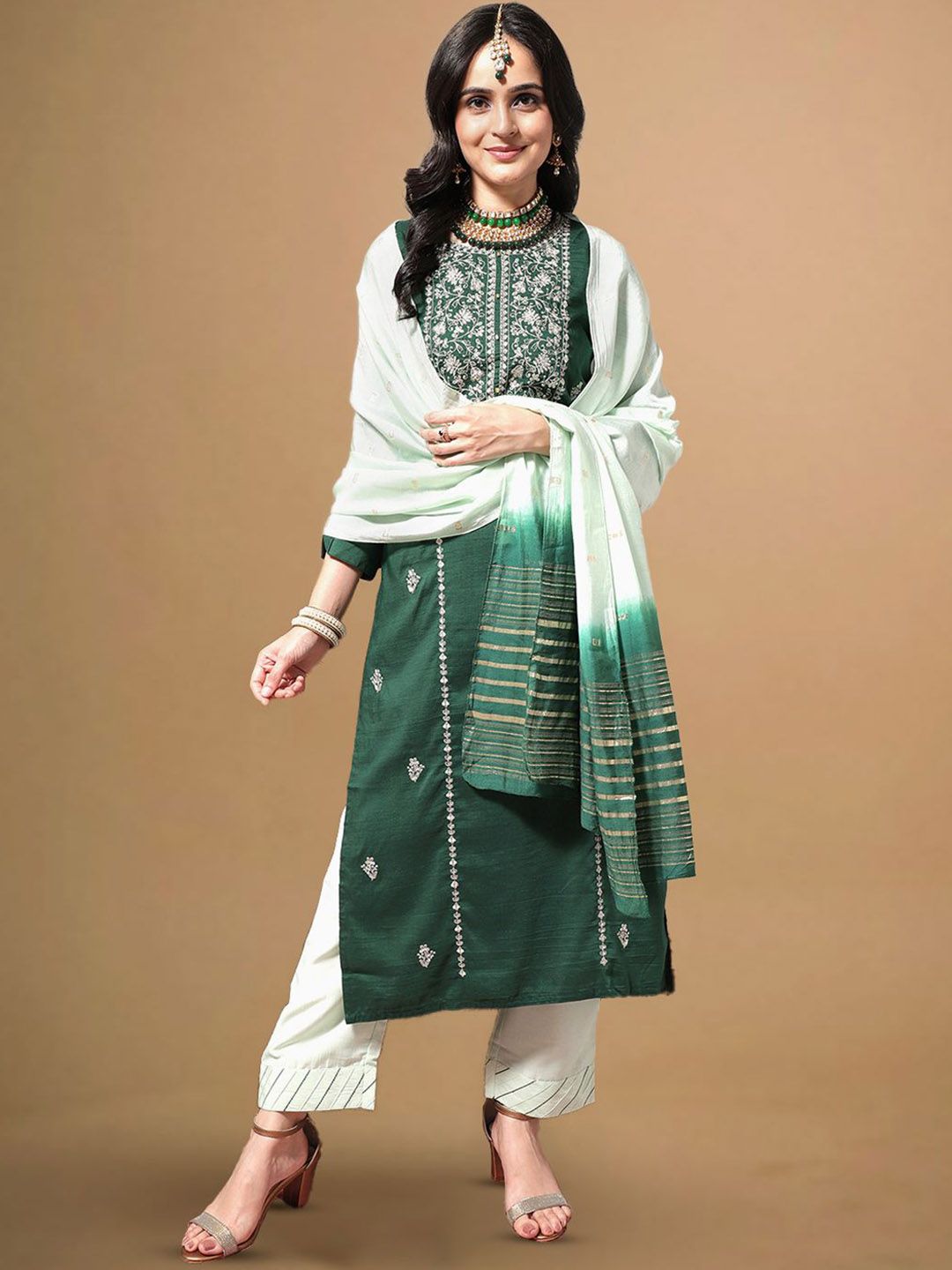 House of Pataudi Floral Embroidered Pure Cotton Kurta With Trousers & Dupatta