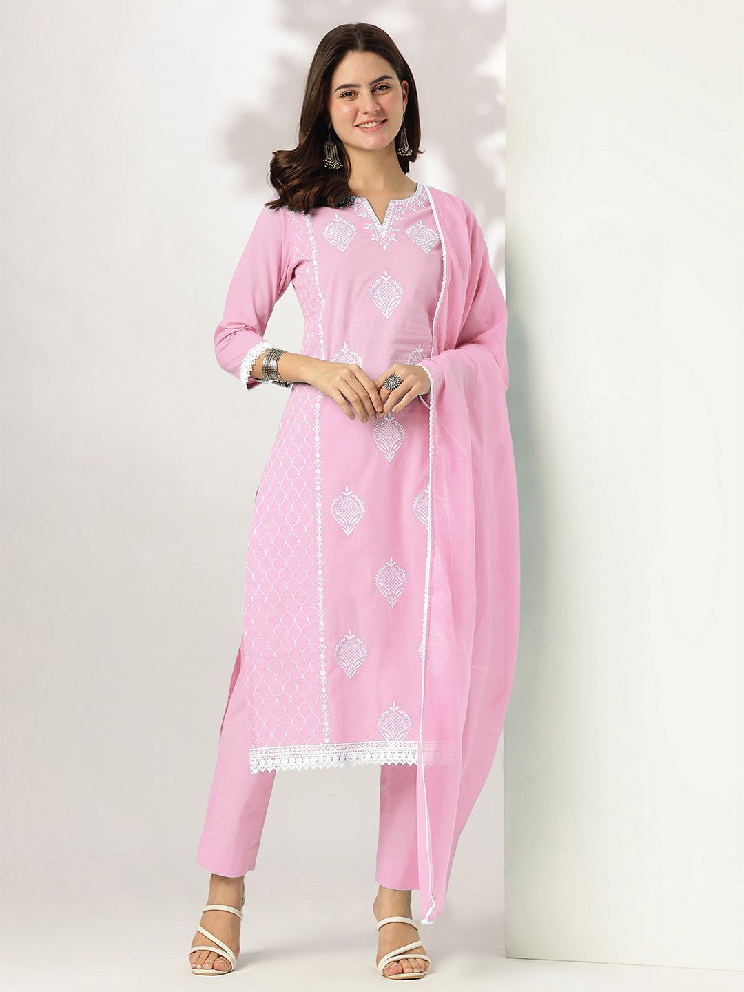 Janasya Women Light Pink Pure Cotton Embroidered Straight Kurta Set