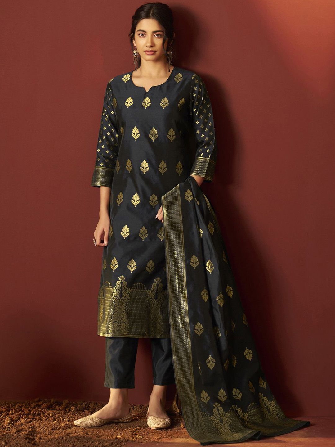 DRESOUL Women Black  Jacquard Zari Work Ethnic Motifs Kurta with Trousers & Dupatta