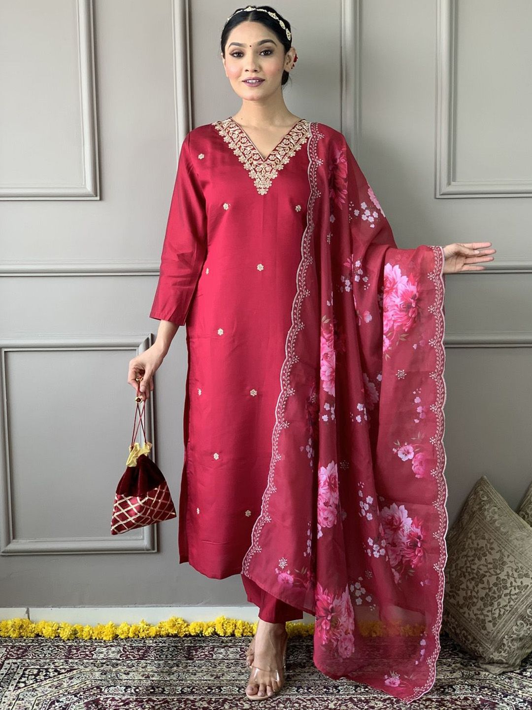 Storebrite Women Floral Regular Thread Work Kurta with Trousers & With Dupatta