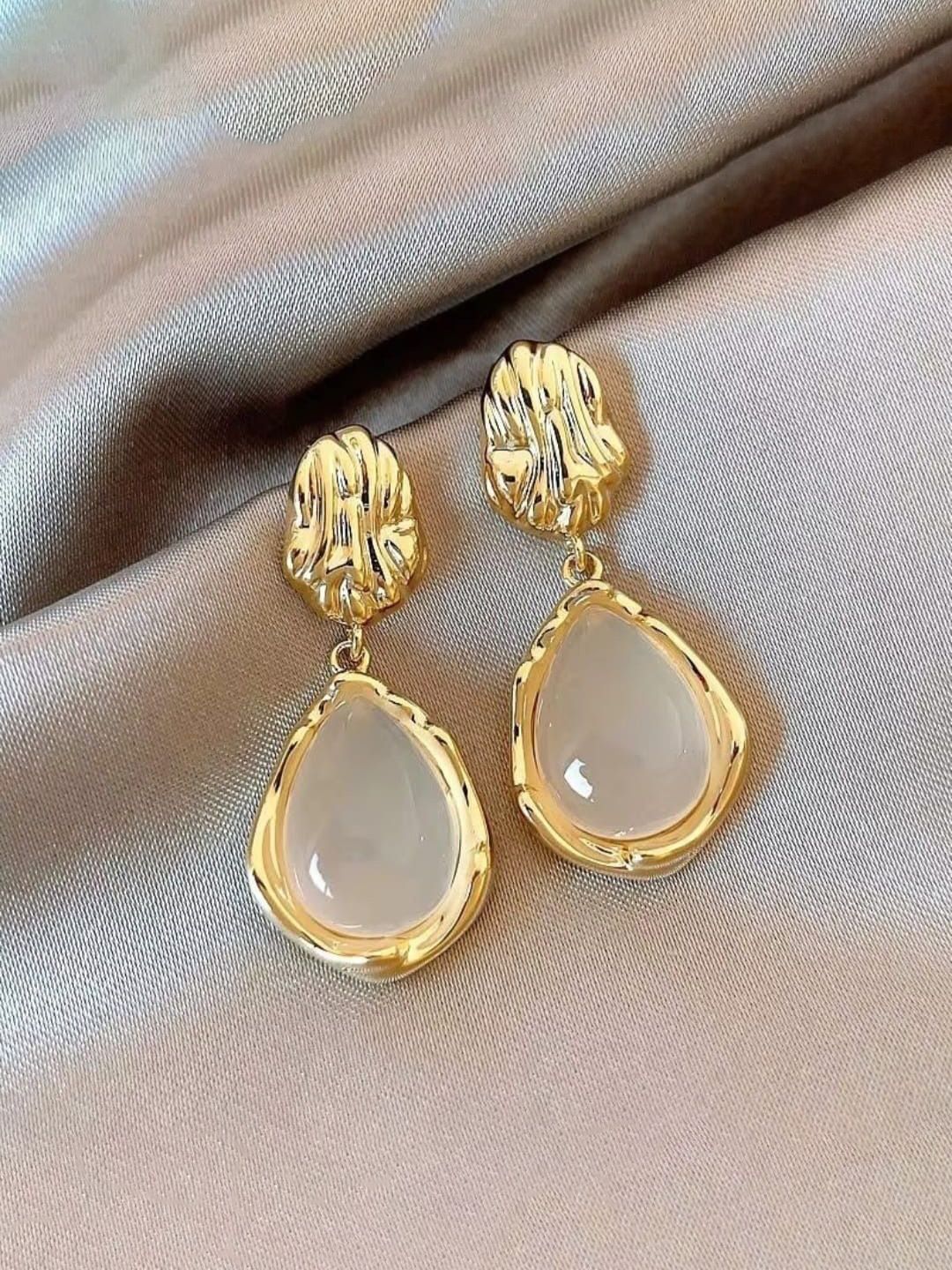 PASU FASHION Gold-Plated Artificial Stones Studded Teardrop Shaped Drop Earrings-picture-19