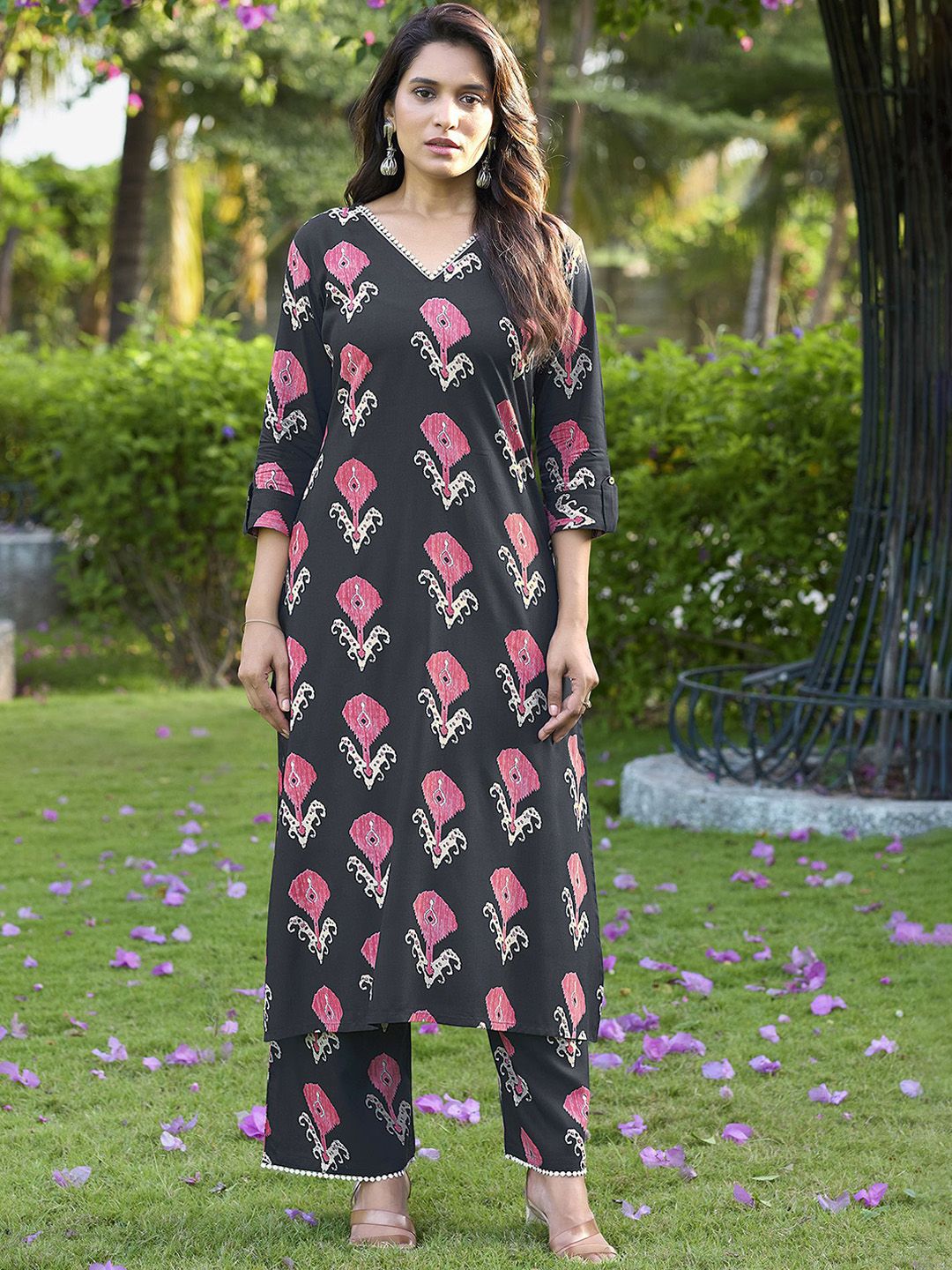 MITTOO Women Ethnic Motifs Printed Regular Kurti with Palazzos
